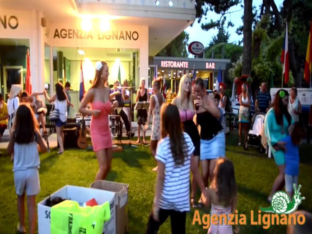 Апартаменти Lignano Exclusive With Pool Ліньяно-Сабб'ядоро Екстер'єр фото